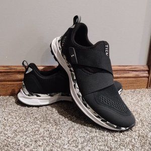 Slipstream Black Geometric Cycling shoes